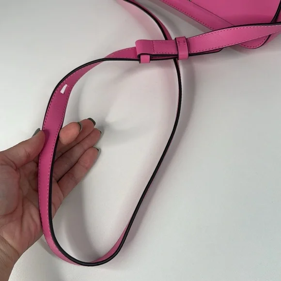 Kate Spade Nicola hot pink leather twistlock medium convertible crossbody - Picture 6 of 17